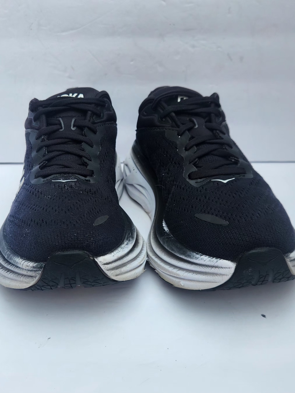 Hoka Bondi 8 Women's Black and White Cushion Running Shoes Size 7D - Picture 4 of 9